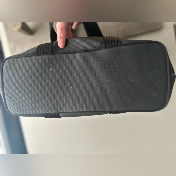 Sturdy Lacoste shoulder bag / tote - Picture 9 of 16